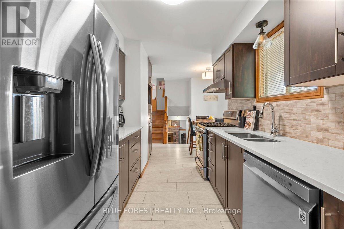106 Conway Lane, London South, Ontario  N6E 3J8 - Photo 10 - X12424019