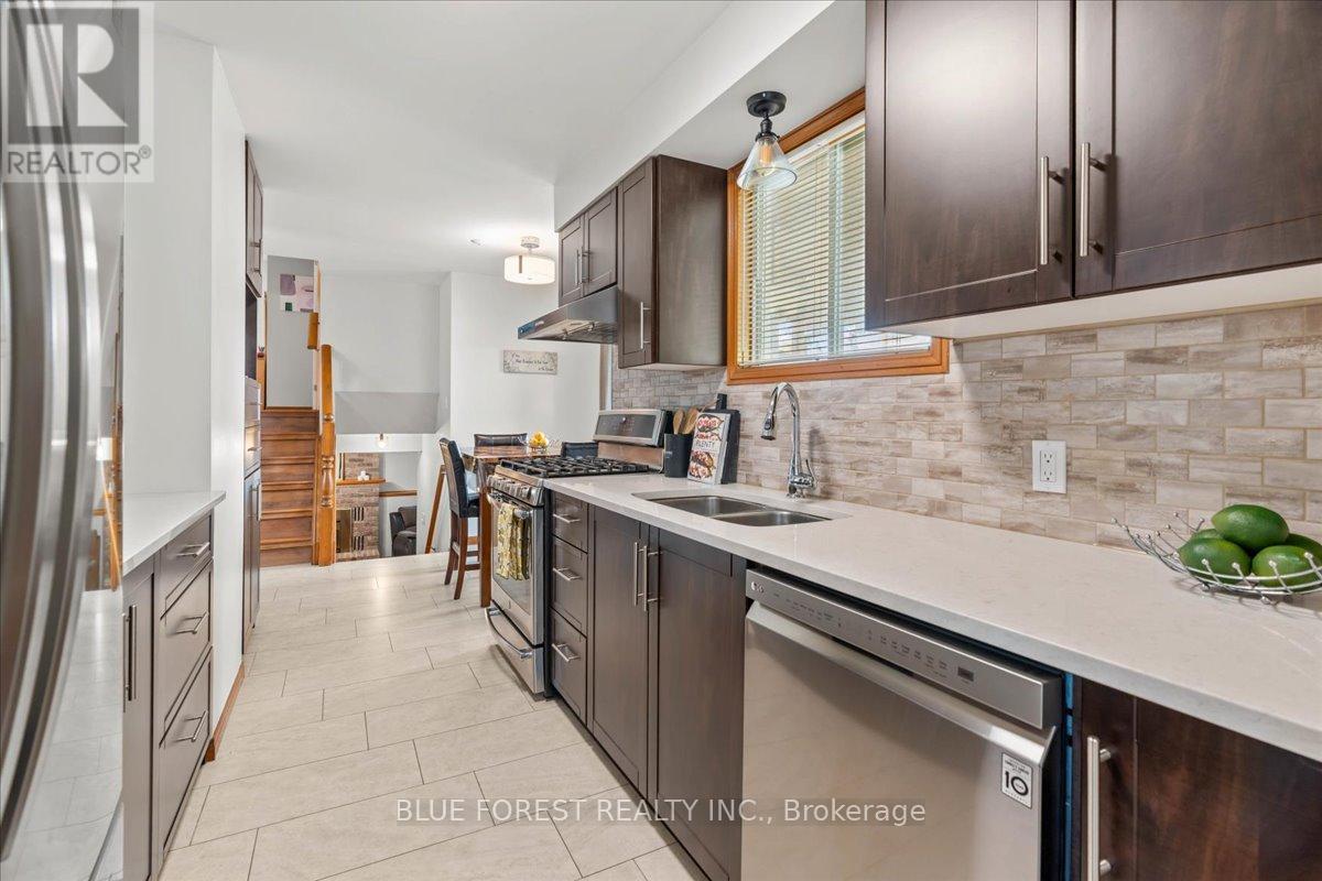 106 Conway Lane, London South, Ontario  N6E 3J8 - Photo 11 - X12424019