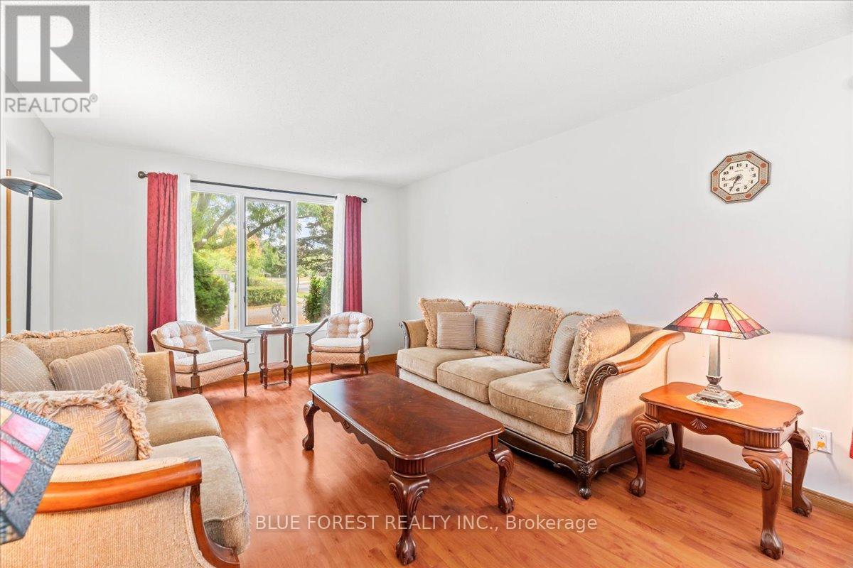 106 Conway Lane, London South, Ontario  N6E 3J8 - Photo 6 - X12424019