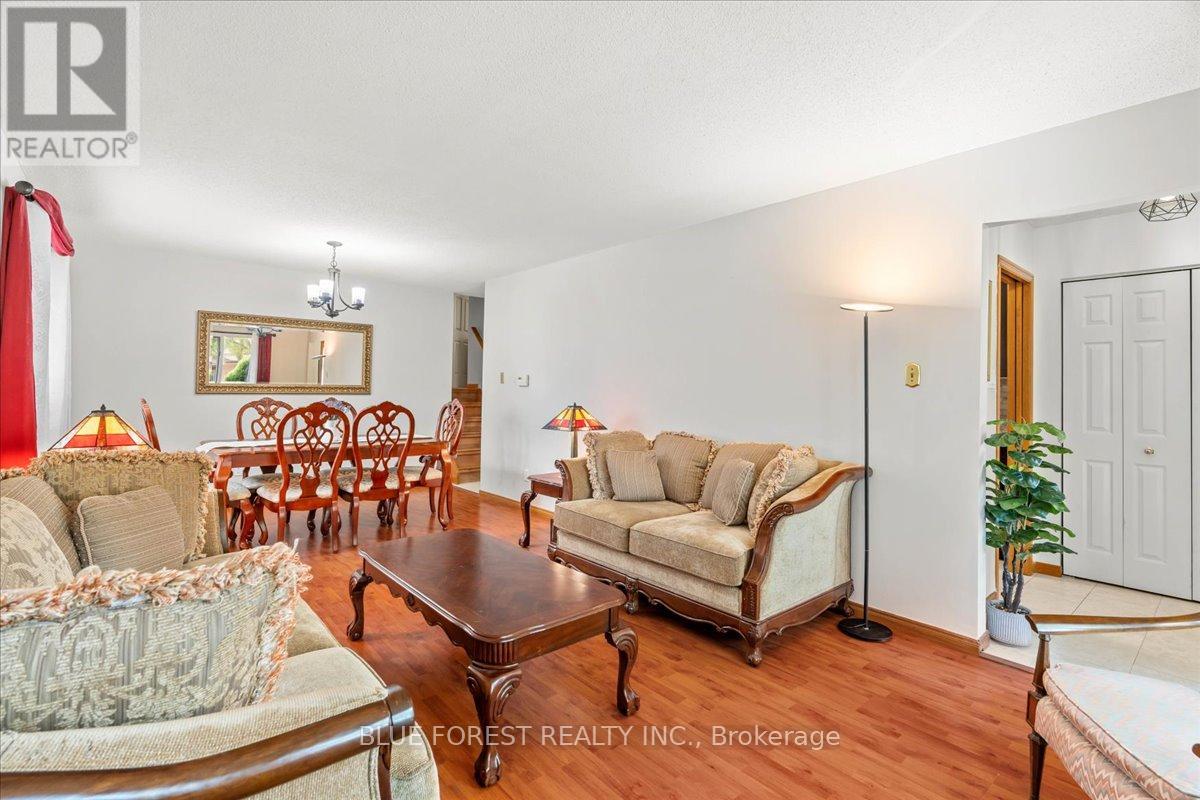 106 Conway Lane, London South, Ontario  N6E 3J8 - Photo 7 - X12424019