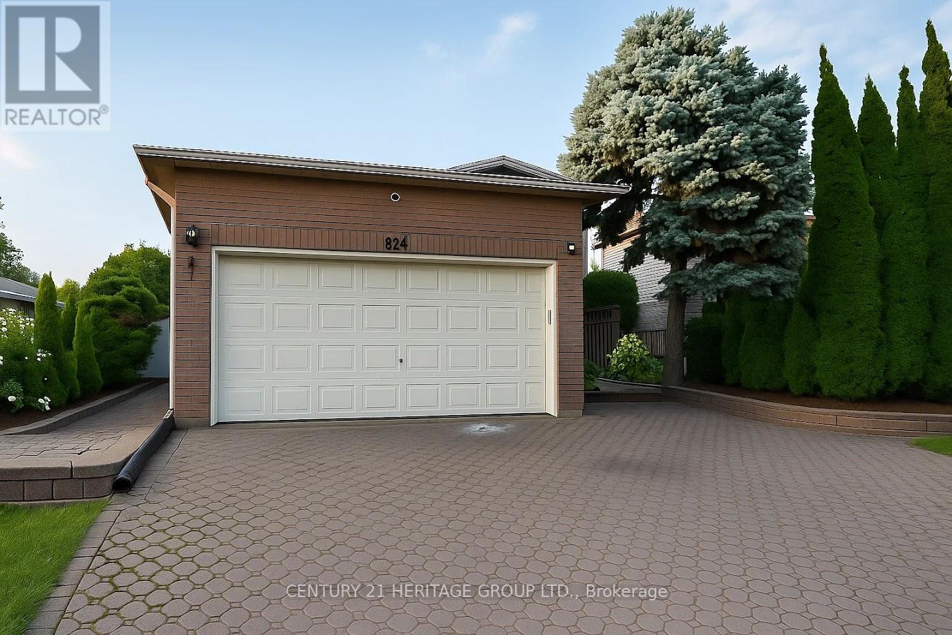 824 Thornton Road N, Oshawa, Ontario  L1J 7N2 - Photo 1 - E12423877