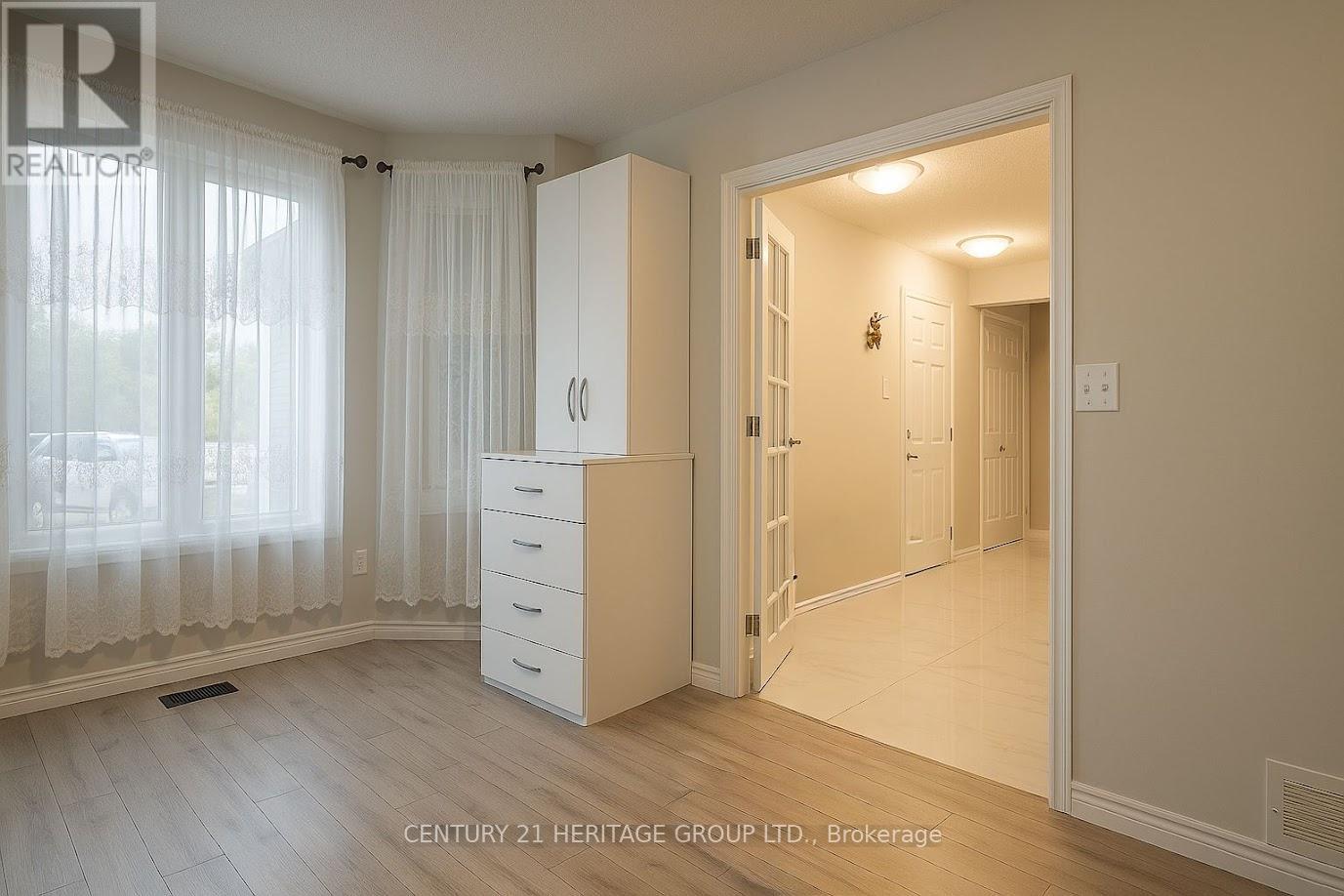 824 Thornton Road N, Oshawa, Ontario  L1J 7N2 - Photo 10 - E12423877