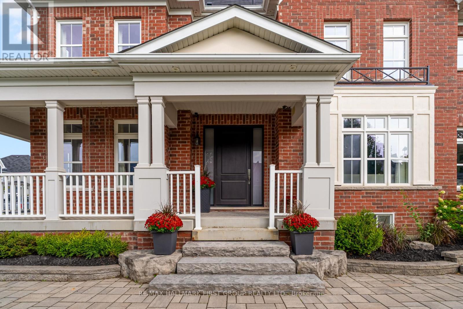 8 Jarrow Crescent, Whitby, Ontario  L1M 0G9 - Photo 2 - E12423914