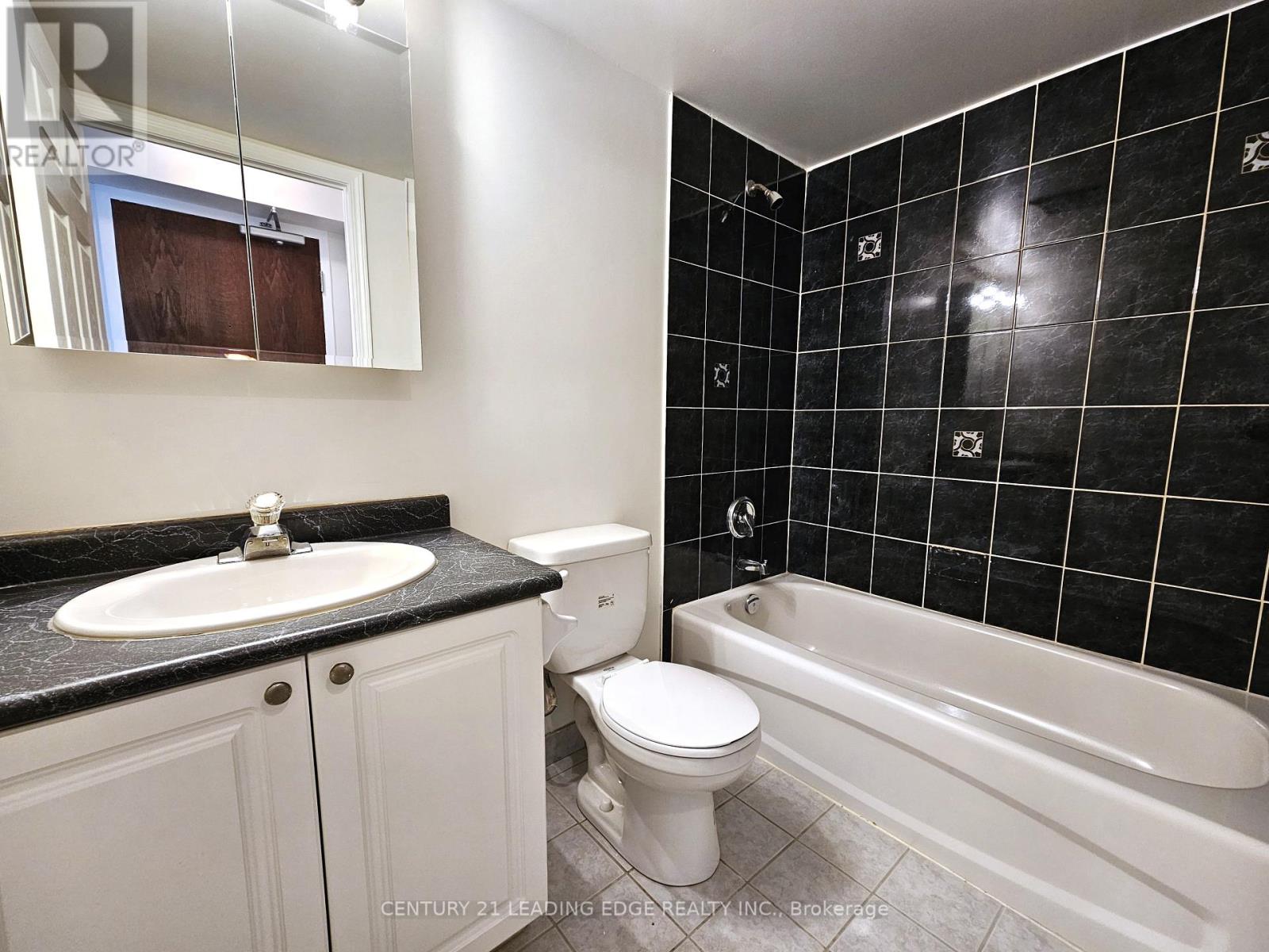 307 - 39 Oneida Crescent, Richmond Hill, Ontario  L4B 4T9 - Photo 12 - N12423881