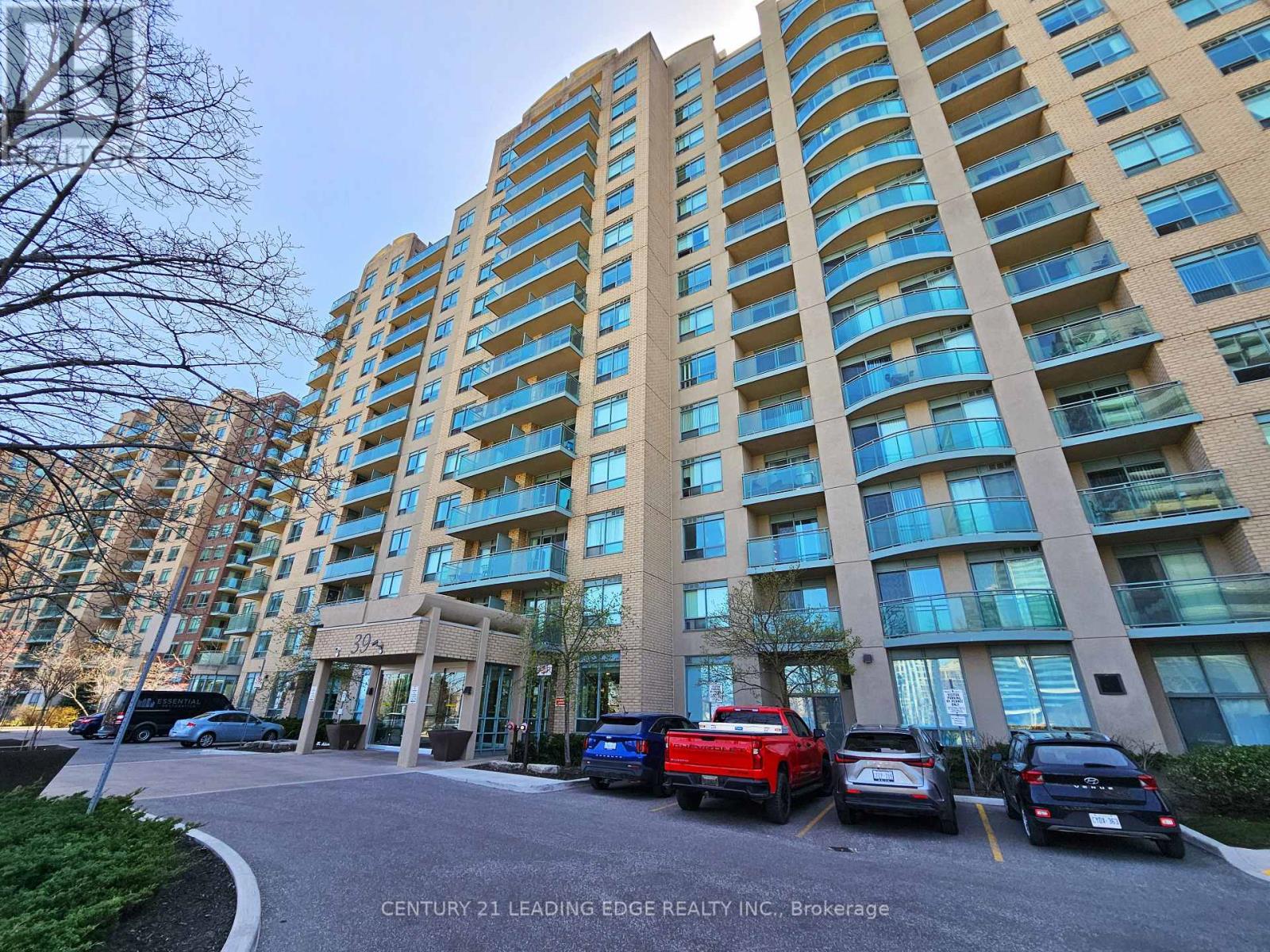 307 - 39 Oneida Crescent, Richmond Hill, Ontario  L4B 4T9 - Photo 3 - N12423881