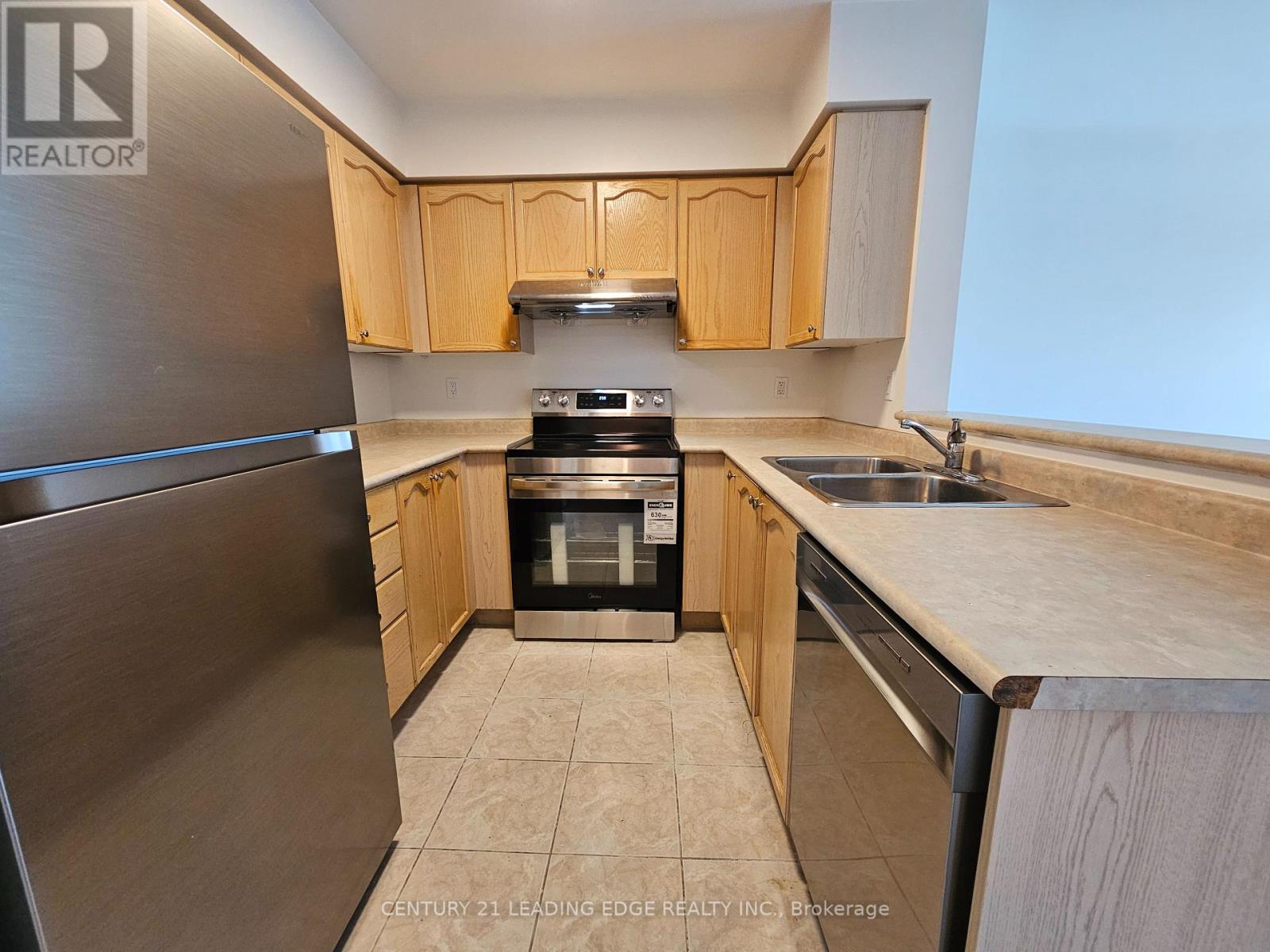 307 - 39 Oneida Crescent, Richmond Hill, Ontario  L4B 4T9 - Photo 6 - N12423881
