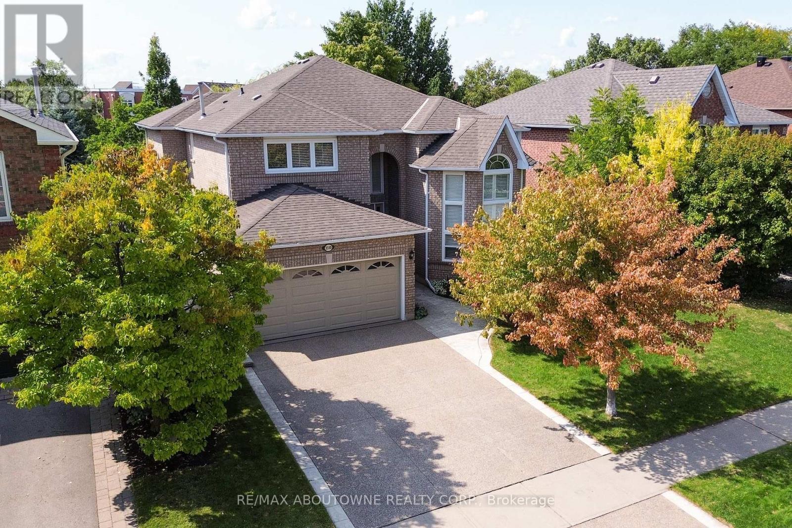 2310 Grand Ravine Drive, Oakville, Ontario  L6H 6A8 - Photo 1 - W12423874