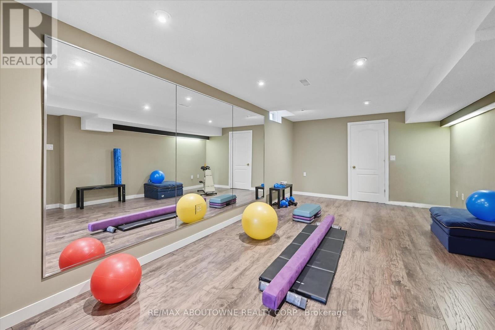 2310 Grand Ravine Drive, Oakville, Ontario  L6H 6A8 - Photo 34 - W12423874