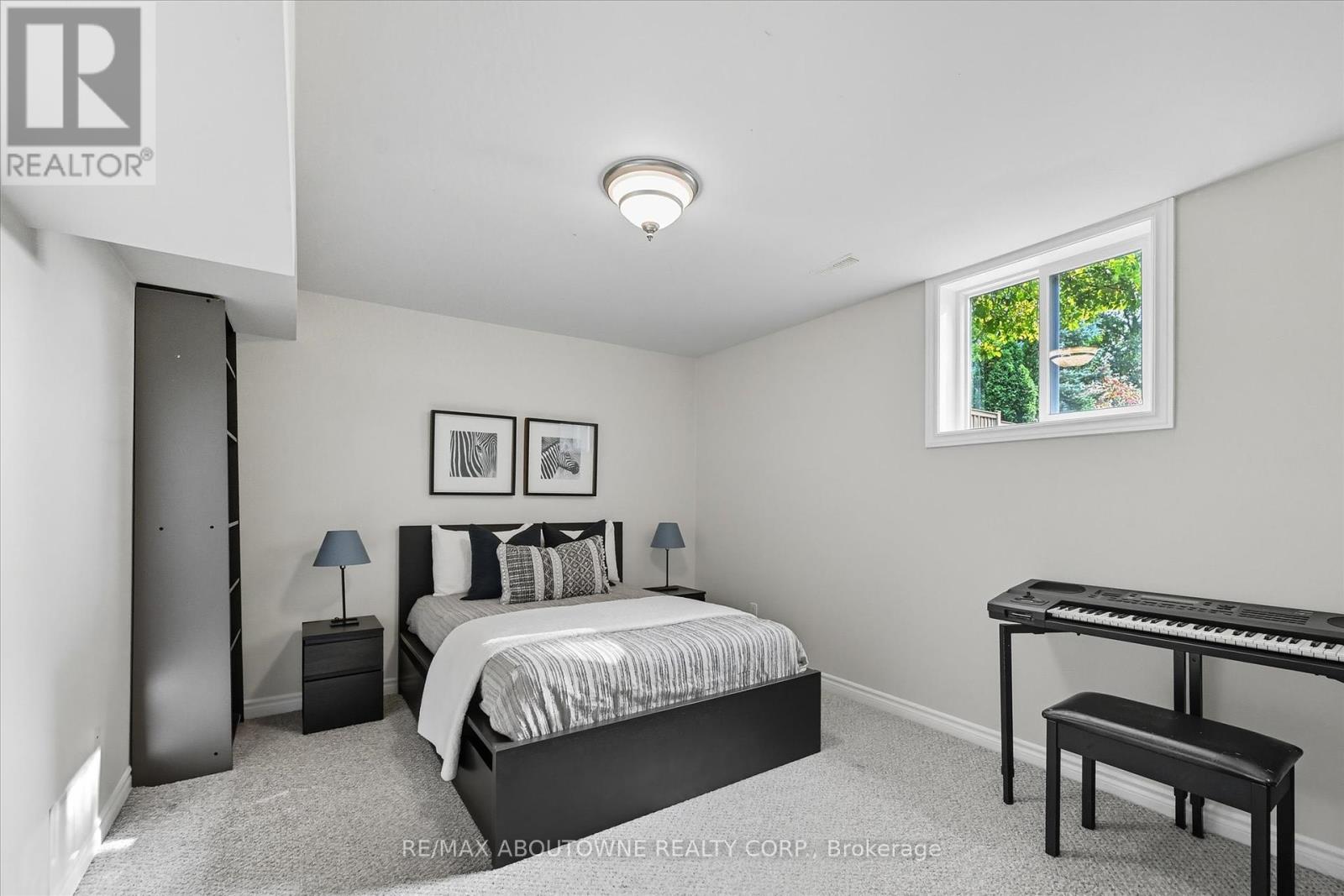 2310 Grand Ravine Drive, Oakville, Ontario  L6H 6A8 - Photo 37 - W12423874