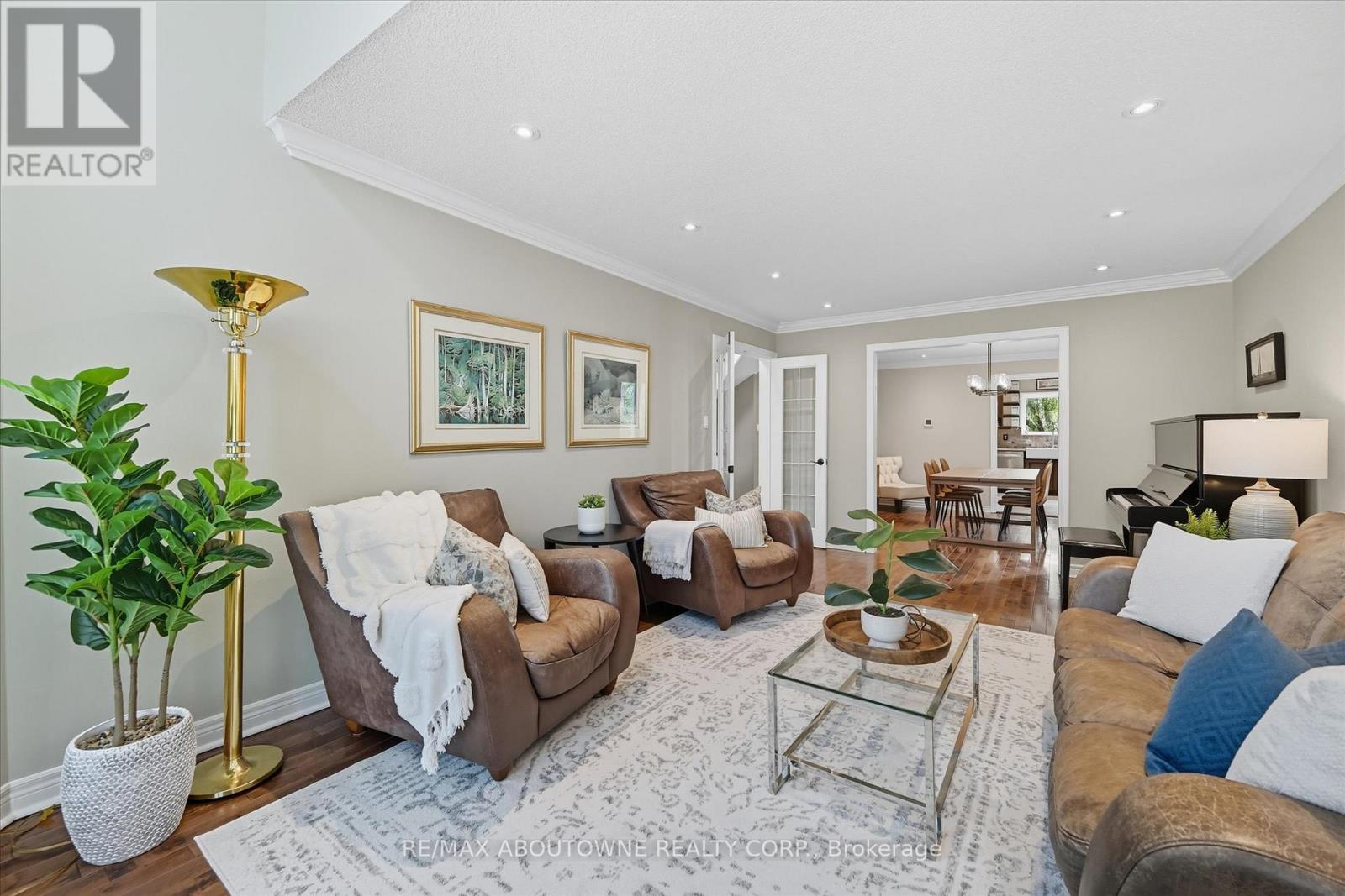 2310 Grand Ravine Drive, Oakville, Ontario  L6H 6A8 - Photo 7 - W12423874