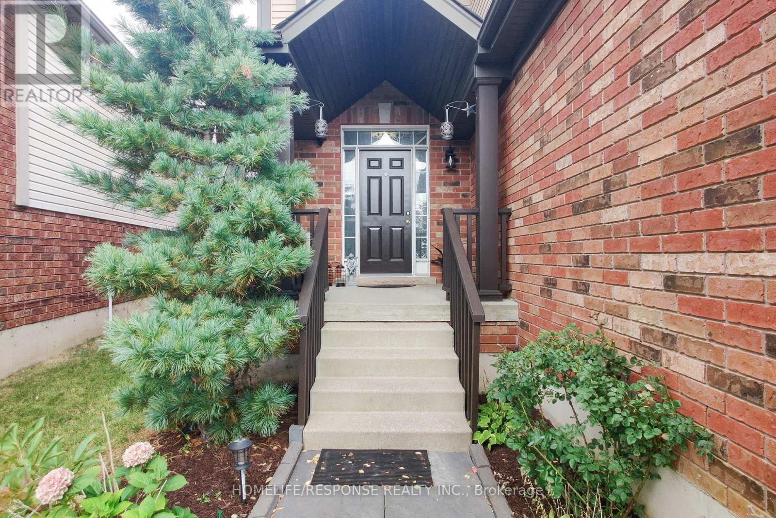 24 Murray Court, Orangeville, Ontario  L9W 0A1 - Photo 2 - W12423889