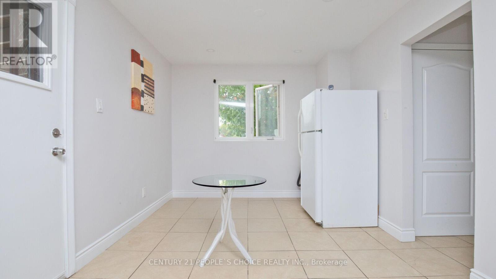 82 Davenport Crescent, Brampton, Ontario  L6T 3L6 - Photo 17 - W12423907