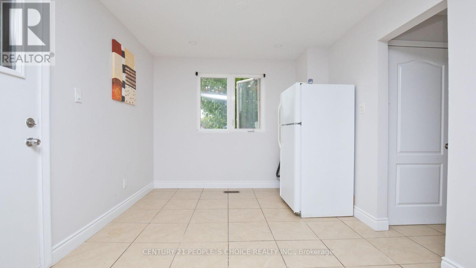82 Davenport Crescent, Brampton, Ontario  L6T 3L6 - Photo 18 - W12423907