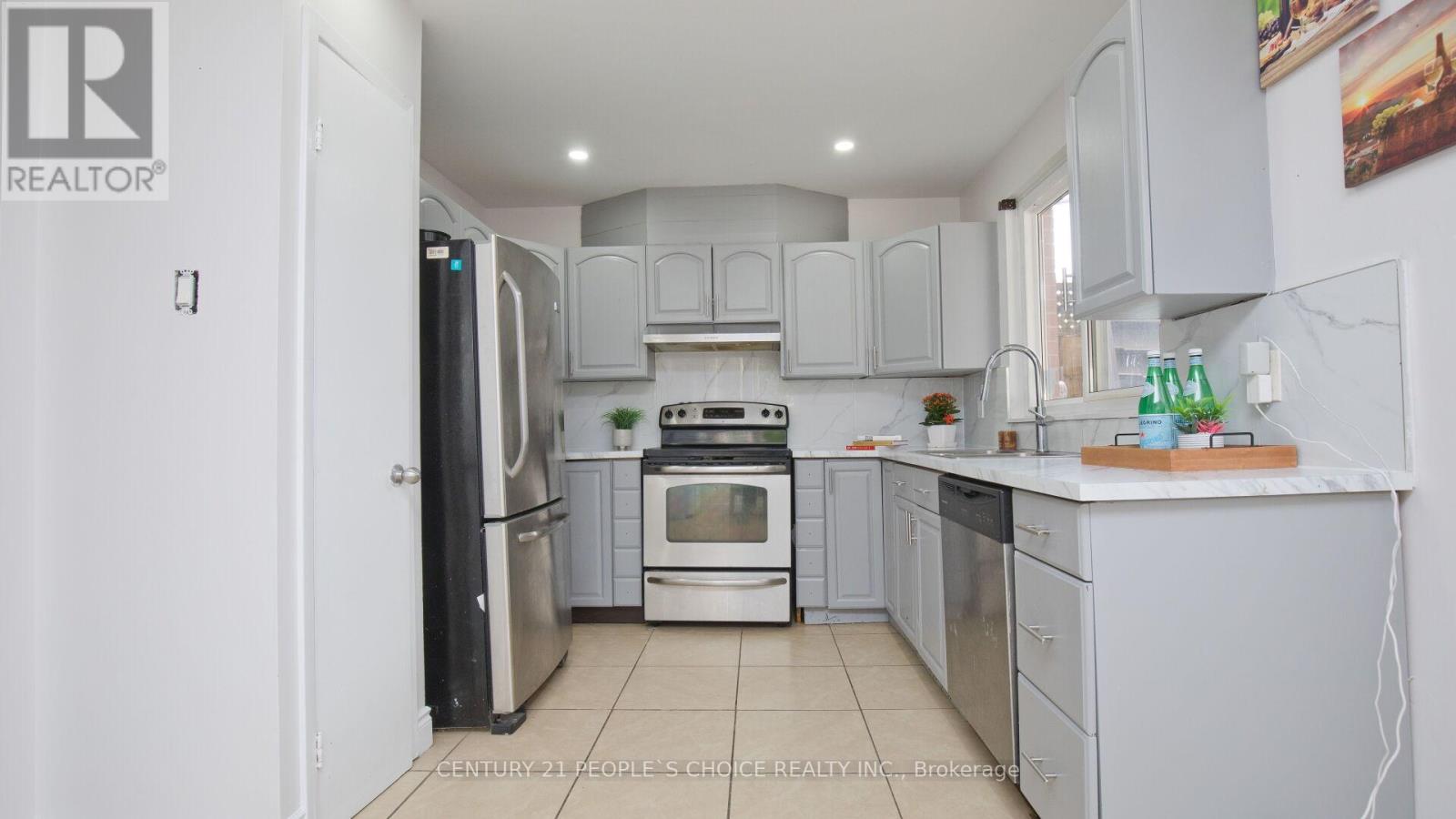 82 Davenport Crescent, Brampton, Ontario  L6T 3L6 - Photo 21 - W12423907
