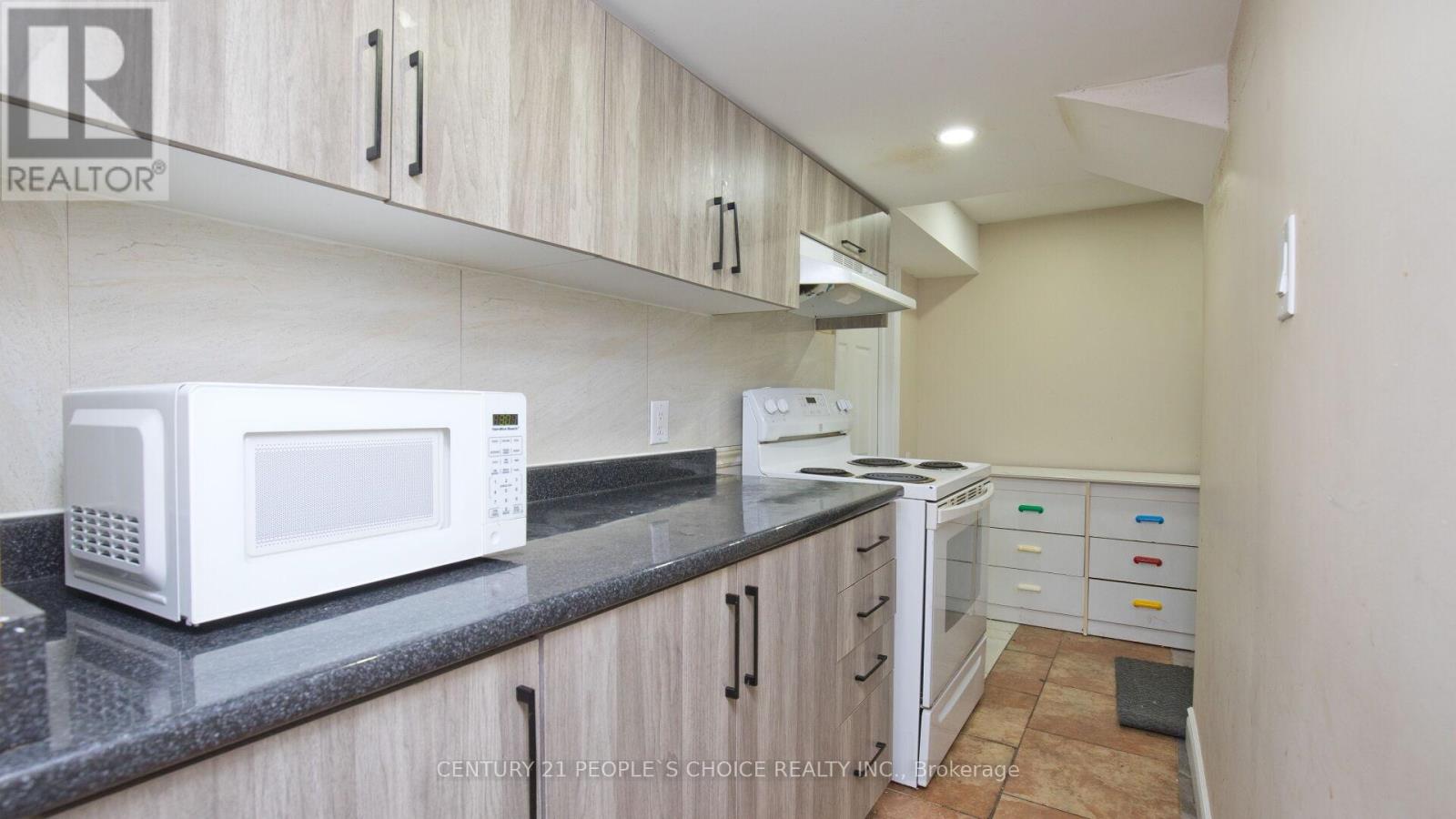 82 Davenport Crescent, Brampton, Ontario  L6T 3L6 - Photo 39 - W12423907