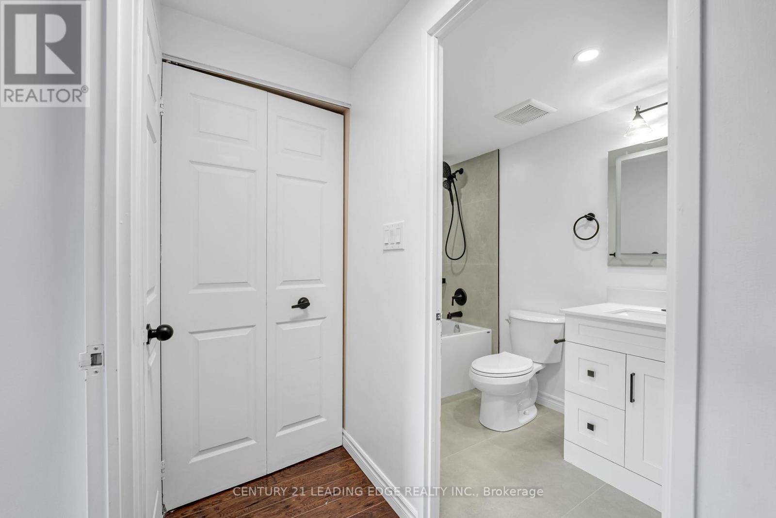 905 - 3605 Kariya Drive, Mississauga, Ontario  L5B 3J4 - Photo 17 - W12423911