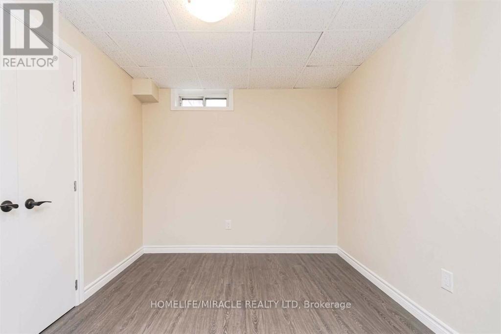 40 Leatherhead Court, Brampton, Ontario  L6S 5E7 - Photo 11 - W12422347