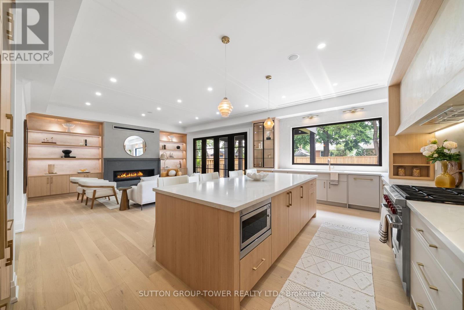 121 Edgecroft Road, Toronto (Stonegate-Queensway), Ontario  M8Z 2C2 - Photo 18 - W12224183