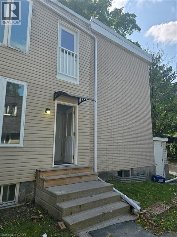 74 William Street W, Waterloo, Ontario  N2L 1J7 - Photo 3 - 40761937