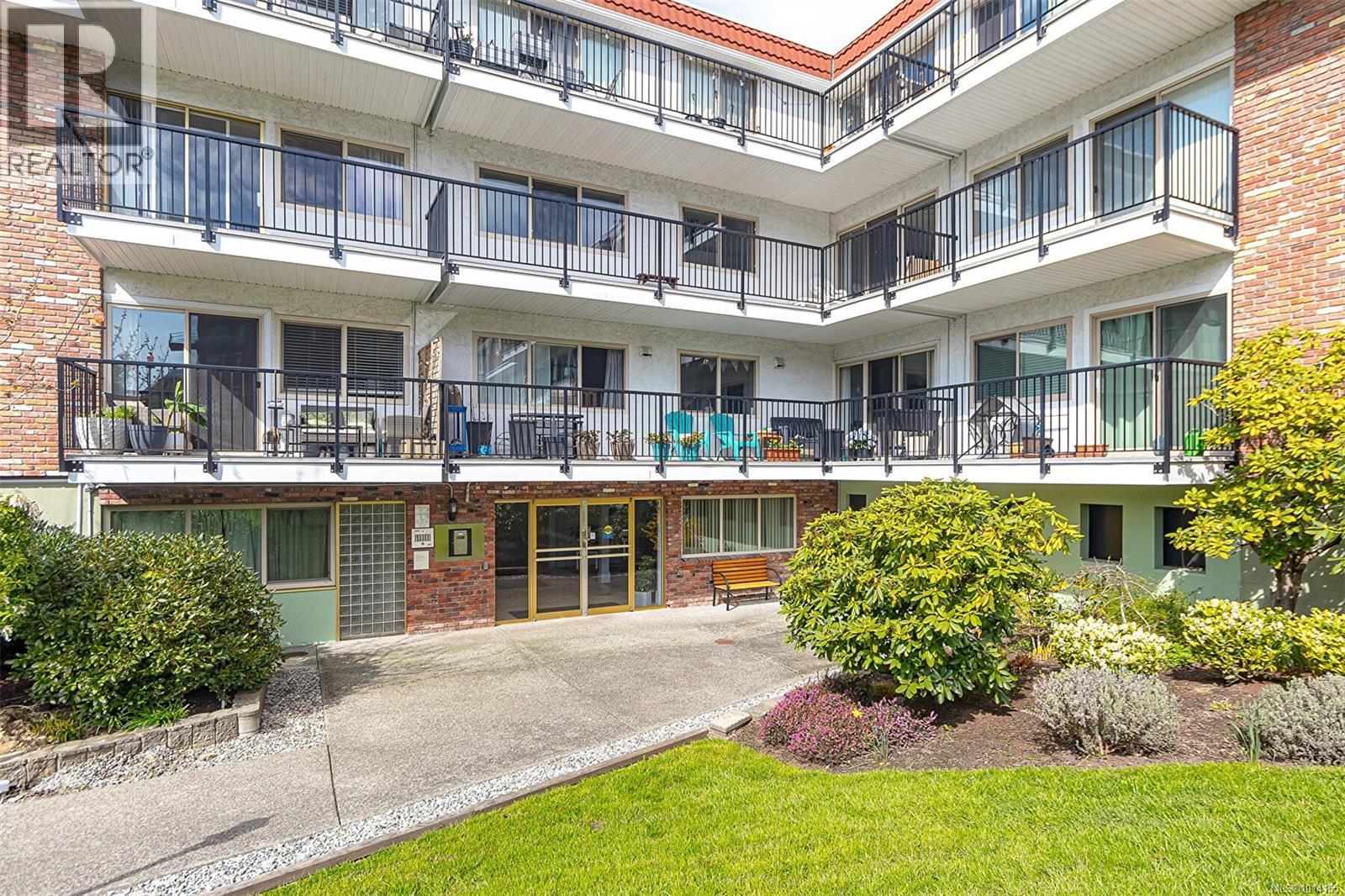 110 1680 Poplar Ave, Saanich, British Columbia  V8P 4K7 - Photo 3 - 1014155
