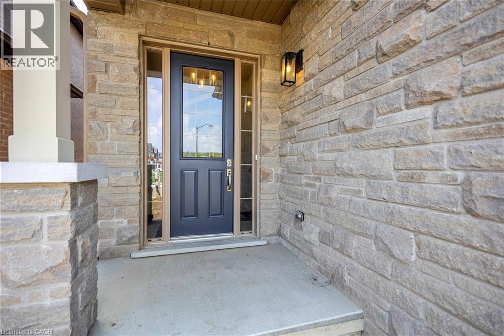 92 Shady Oaks Trail, Hamilton, Ontario  L9B 0K6 - Photo 2 - 40773238