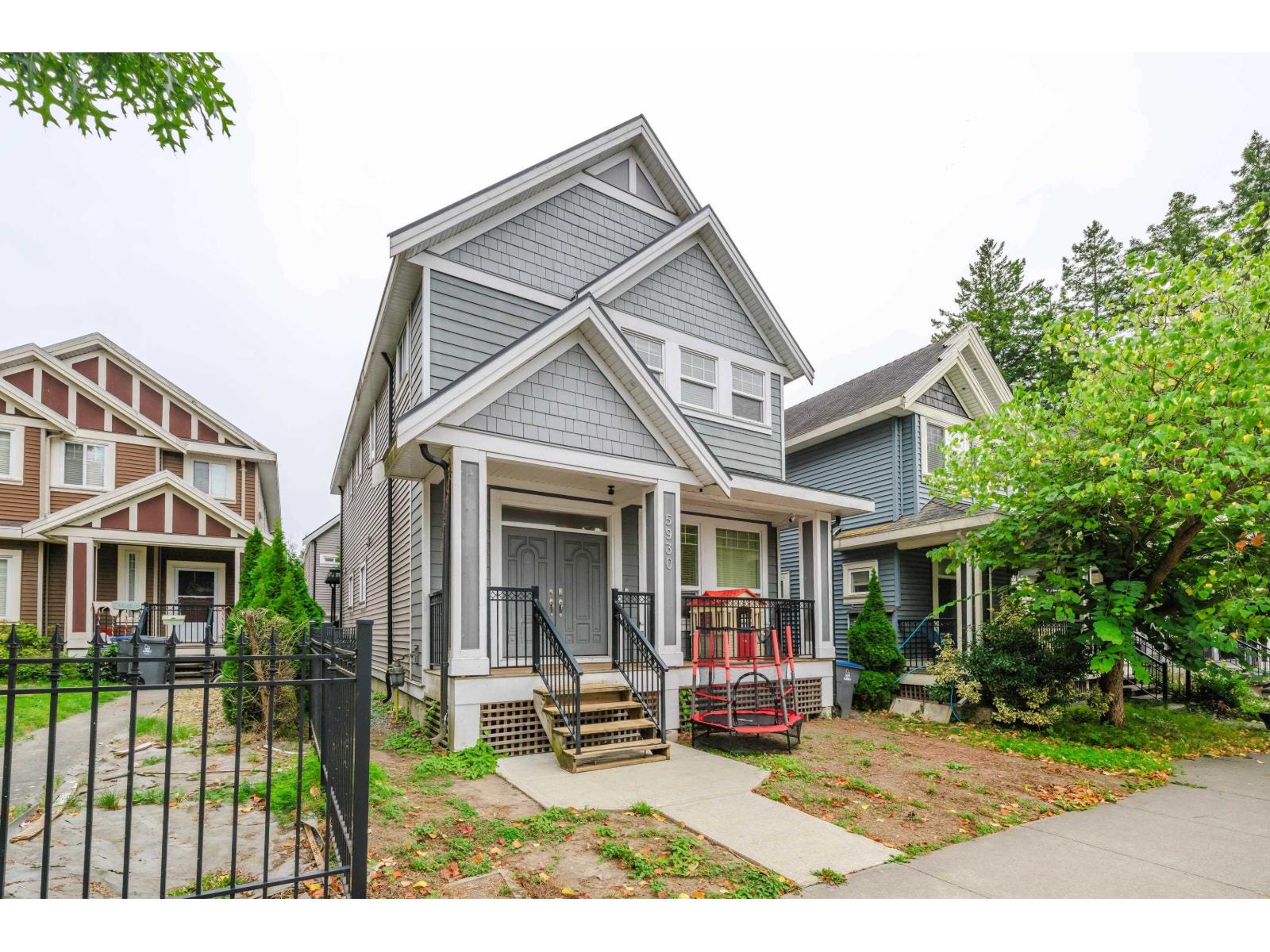 5930 128 Street, Surrey, British Columbia  V3X 1T3 - Photo 2 - R3050447