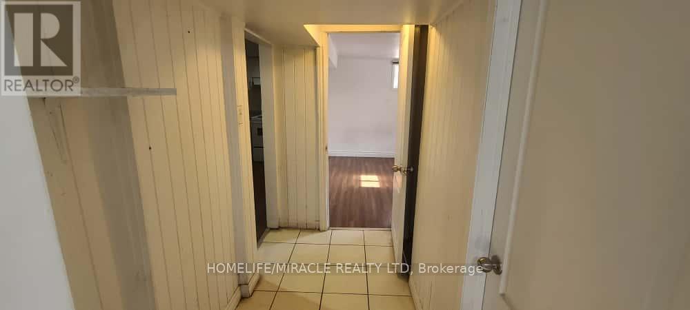 16 Cattrick Street, Mississauga, Ontario  L4T 1H5 - Photo 21 - W12421692