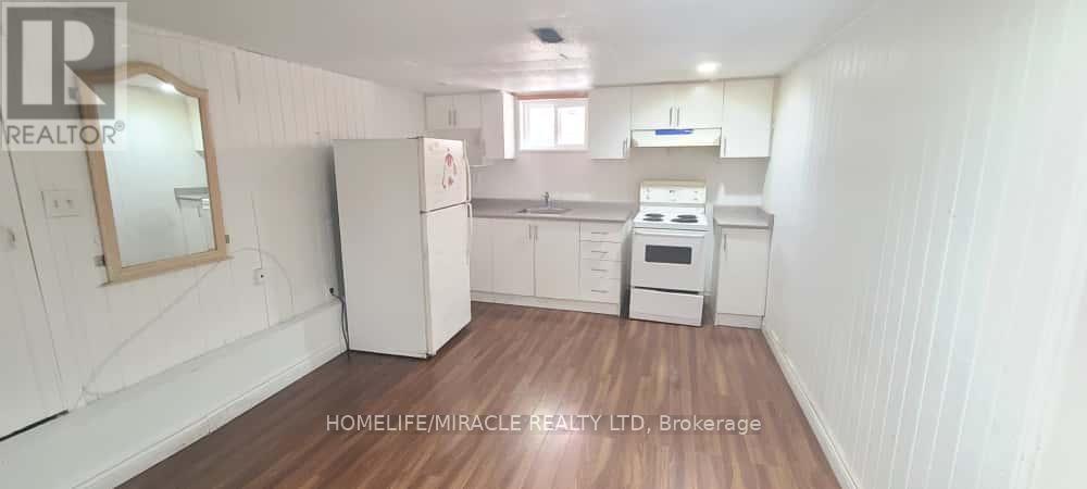 16 Cattrick Street, Mississauga, Ontario  L4T 1H5 - Photo 12 - W12421692