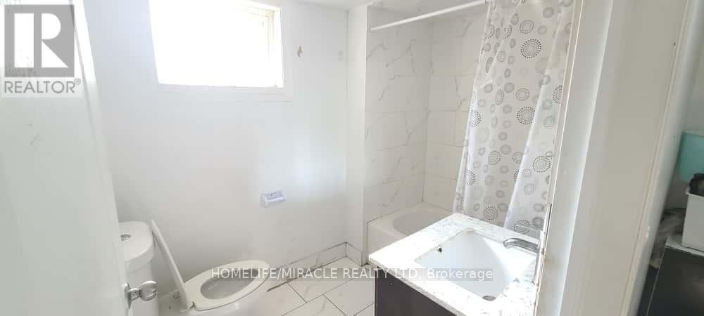 16 Cattrick Street, Mississauga, Ontario  L4T 1H5 - Photo 18 - W12421692