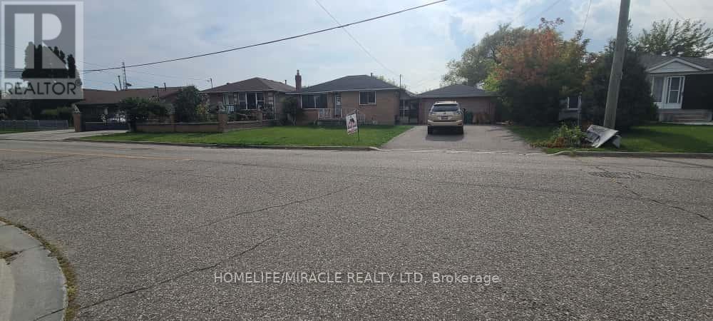 16 Cattrick Street, Mississauga, Ontario  L4T 1H5 - Photo 29 - W12421692