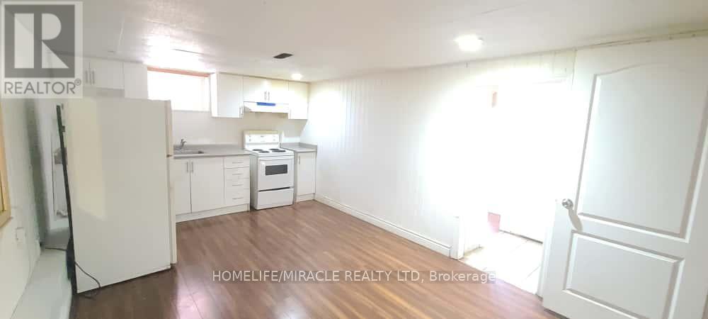 16 Cattrick Street, Mississauga, Ontario  L4T 1H5 - Photo 15 - W12421692