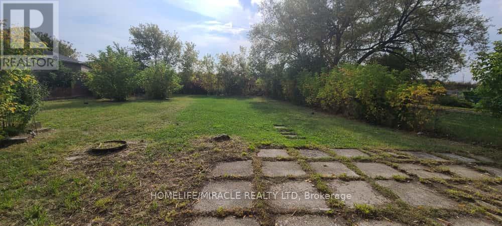 16 Cattrick Street, Mississauga, Ontario  L4T 1H5 - Photo 22 - W12421692