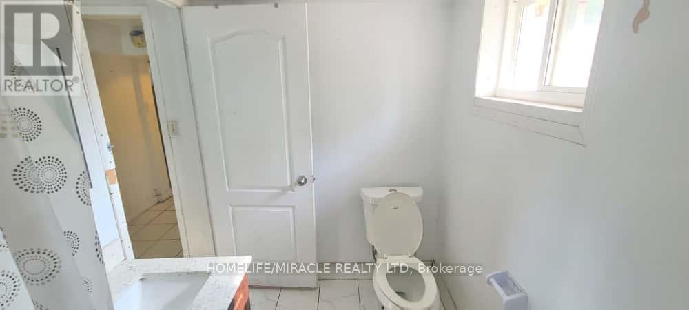 16 Cattrick Street, Mississauga, Ontario  L4T 1H5 - Photo 19 - W12421692