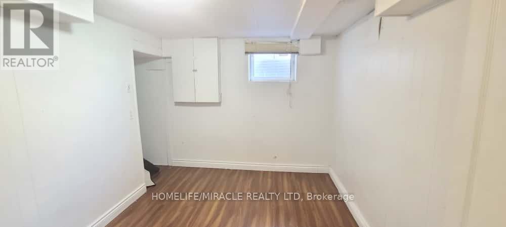 16 Cattrick Street, Mississauga, Ontario  L4T 1H5 - Photo 13 - W12421692