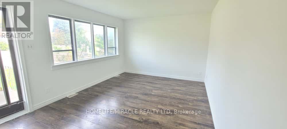 16 Cattrick Street, Mississauga, Ontario  L4T 1H5 - Photo 3 - W12421692