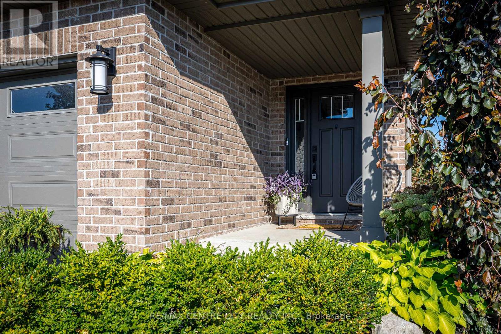 184 Emery Street, Central Elgin, Ontario  N5L 1H5 - Photo 3 - X12424082