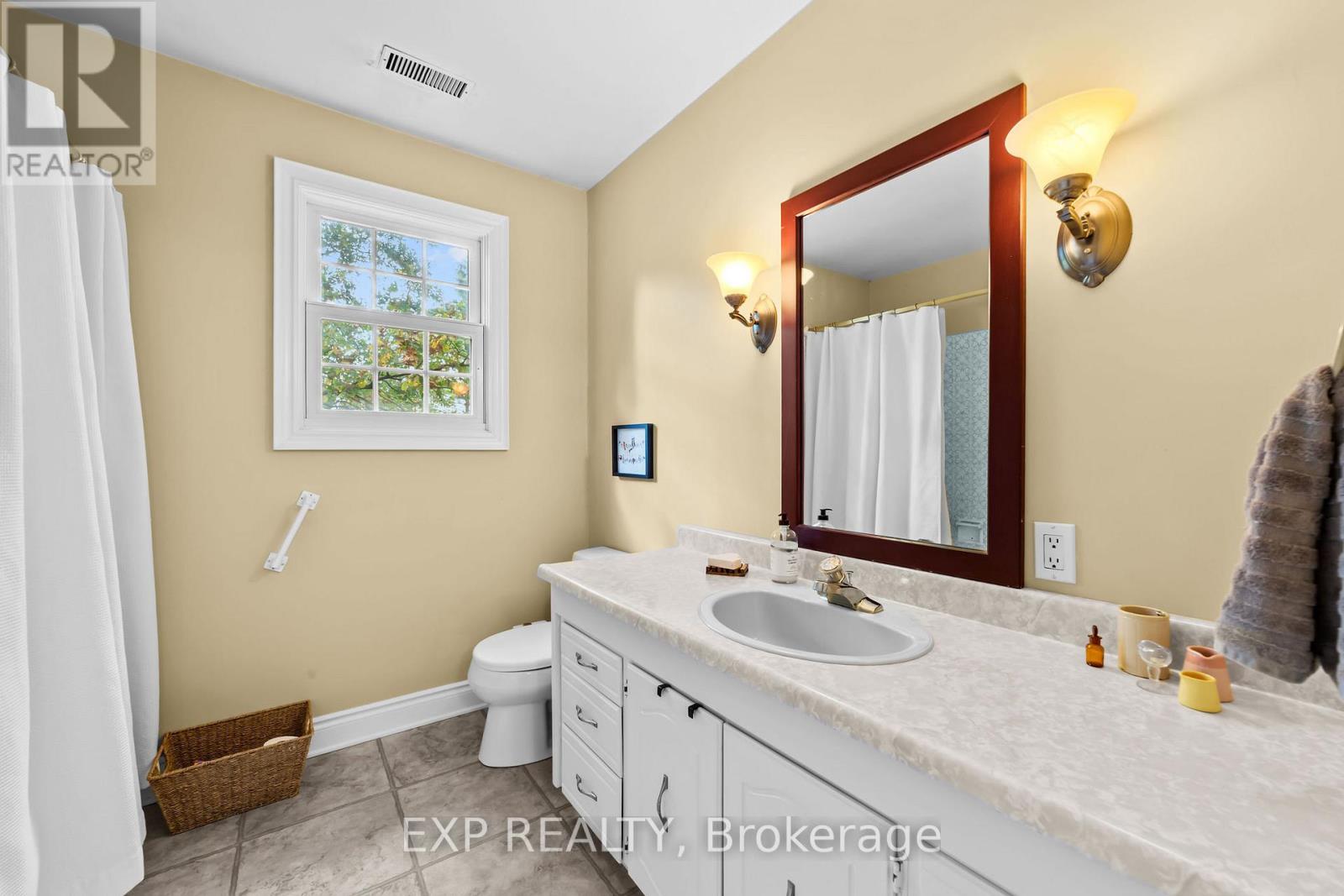 9831 Mcewen Drive, Middlesex Centre, Ontario  N0M 1P0 - Photo 31 - X12424122