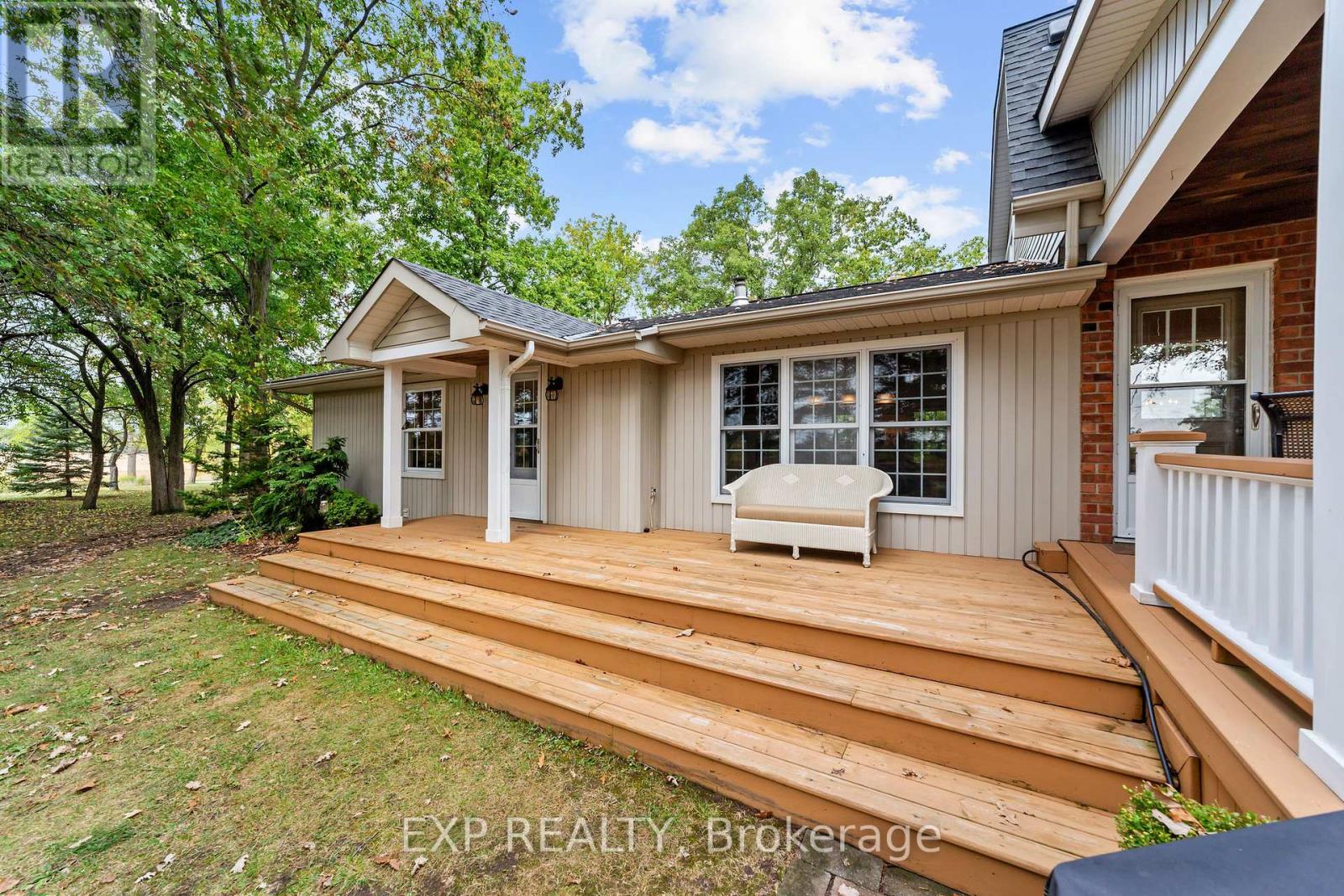 9831 Mcewen Drive, Middlesex Centre, Ontario  N0M 1P0 - Photo 32 - X12424122