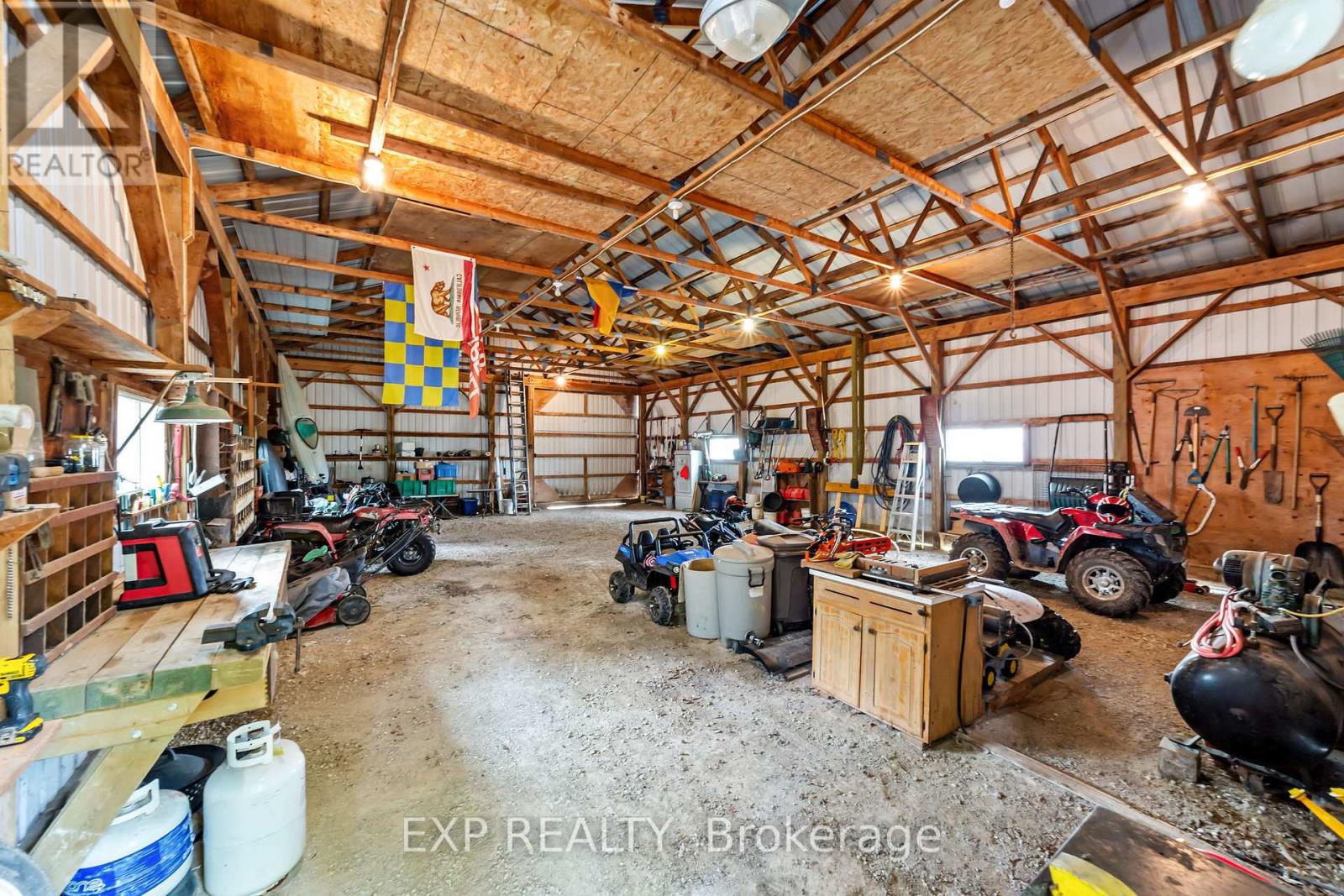 9831 Mcewen Drive, Middlesex Centre, Ontario  N0M 1P0 - Photo 40 - X12424122