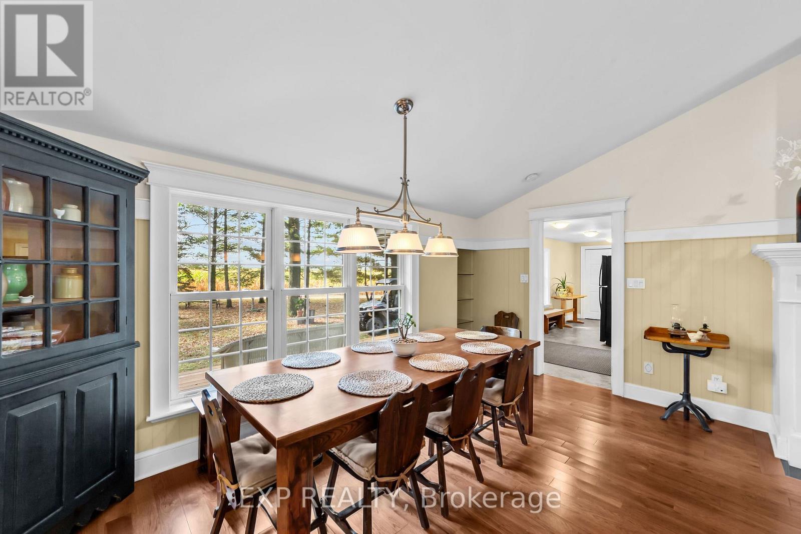 9831 Mcewen Drive, Middlesex Centre, Ontario  N0M 1P0 - Photo 8 - X12424122