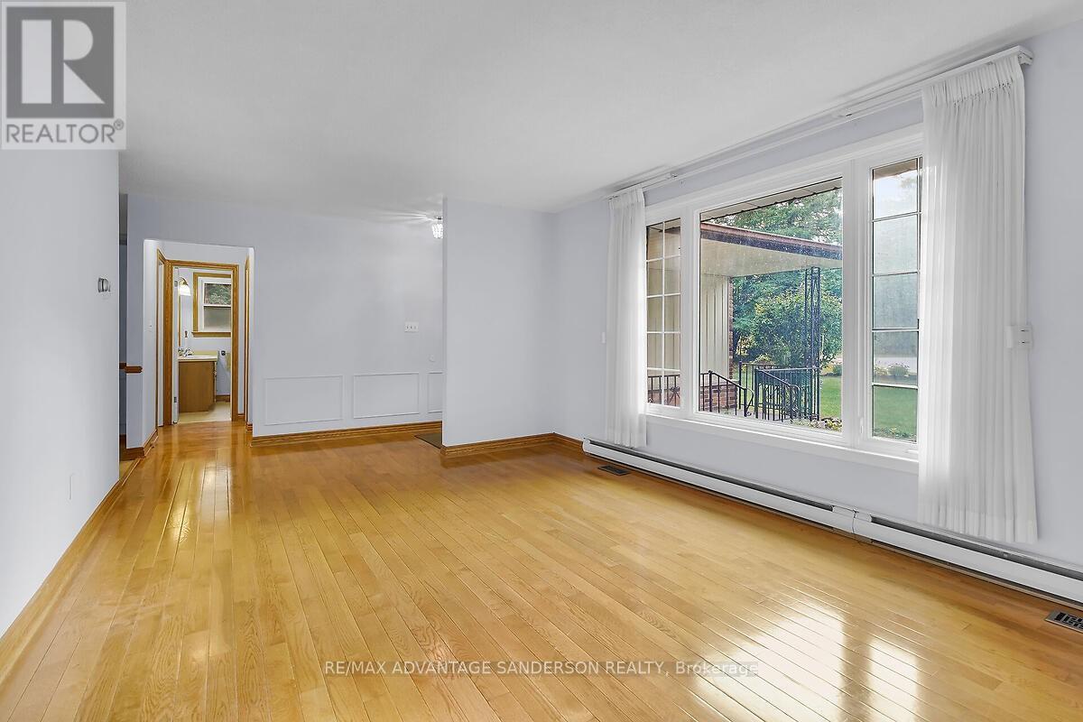 9 James Street, Middlesex Centre, Ontario  N0M 2A0 - Photo 13 - X12424130