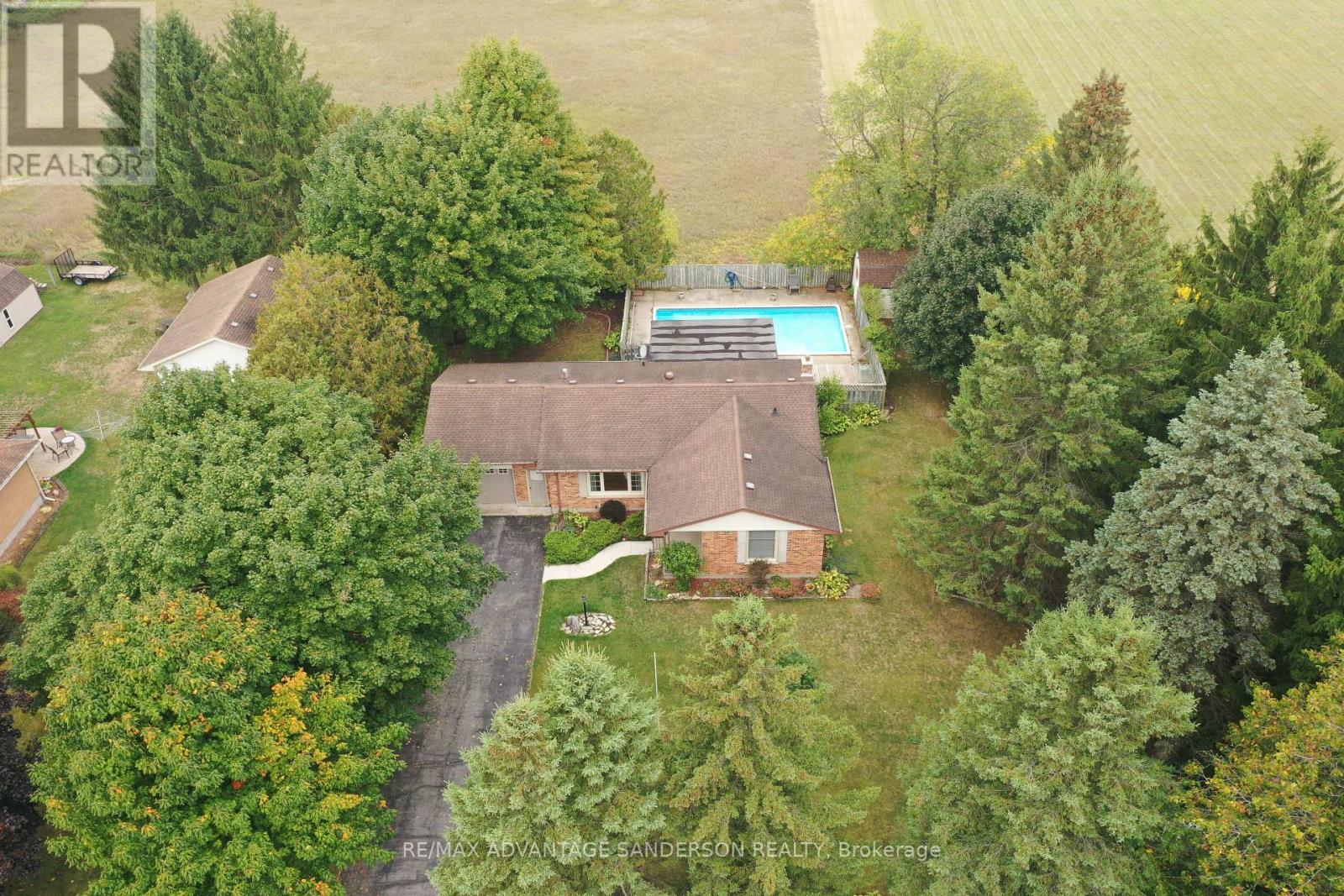 9 James Street, Middlesex Centre, Ontario  N0M 2A0 - Photo 4 - X12424130