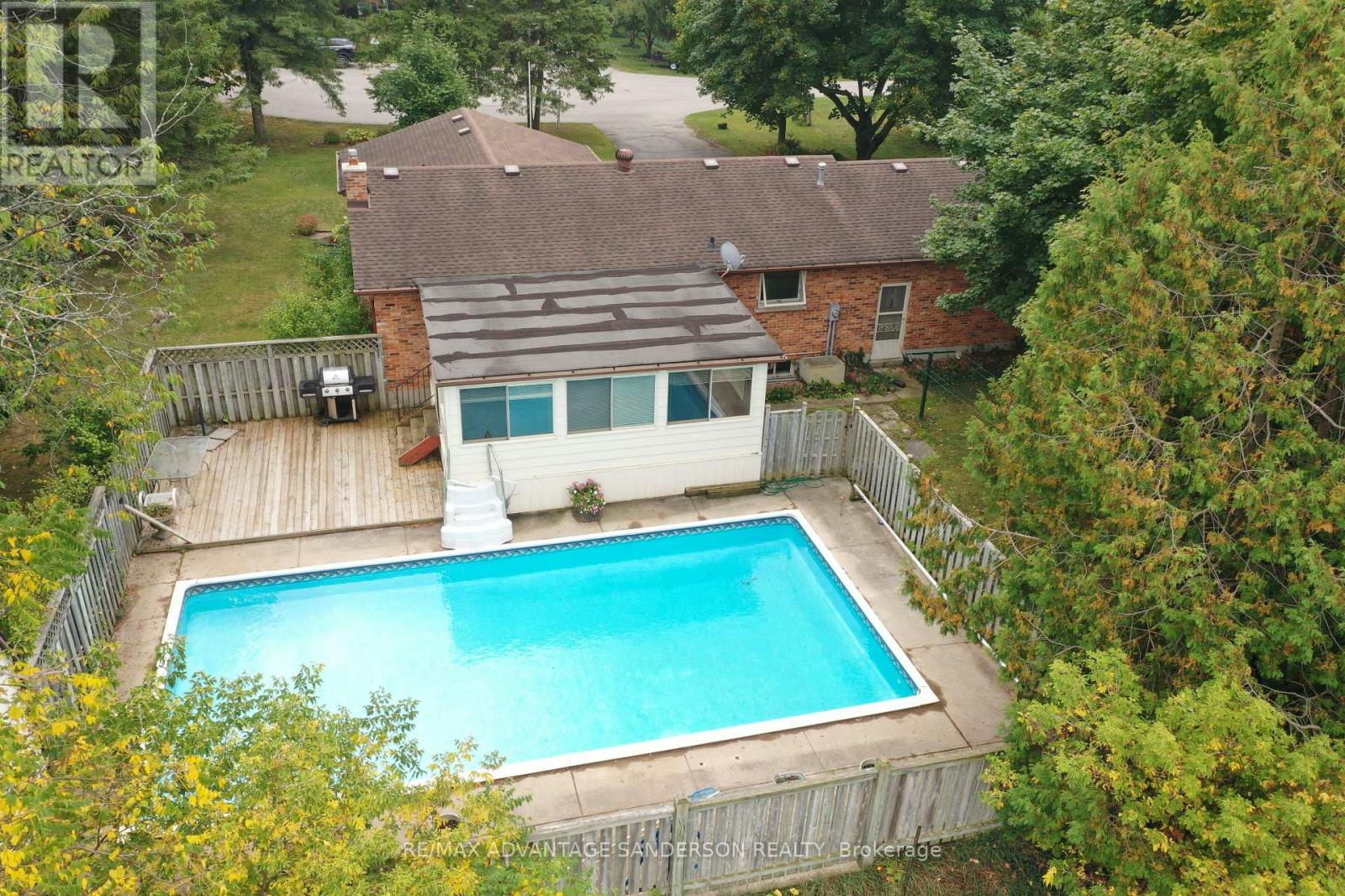 9 James Street, Middlesex Centre, Ontario  N0M 2A0 - Photo 6 - X12424130