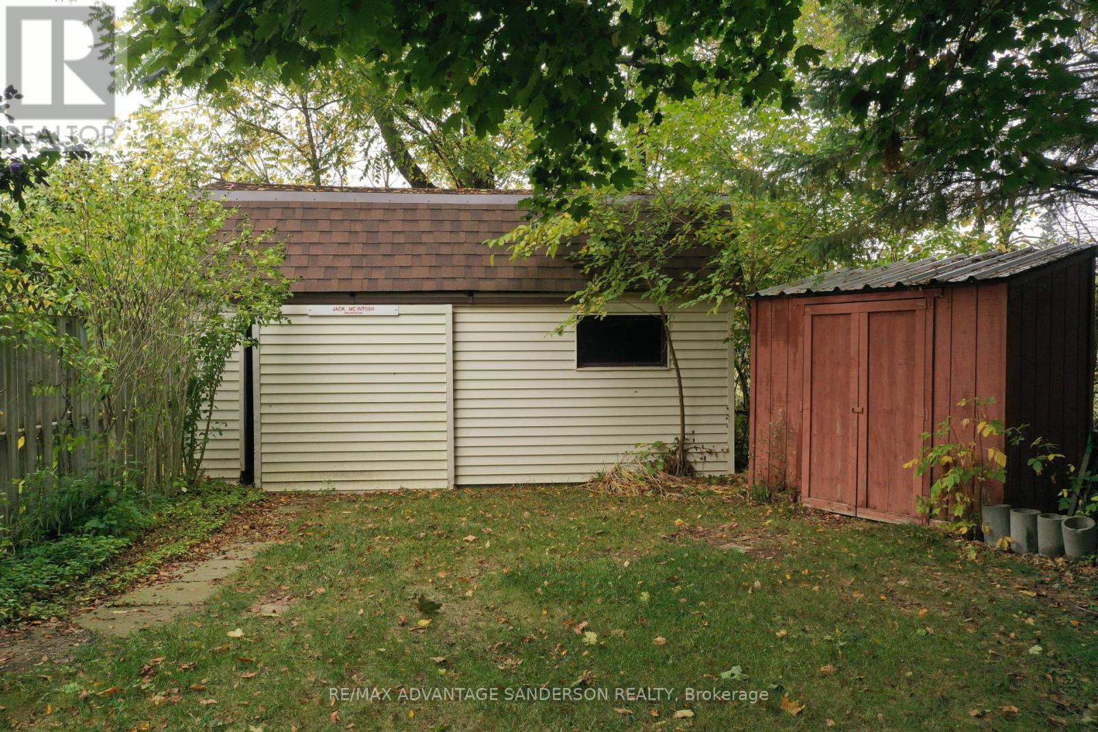 9 James Street, Middlesex Centre, Ontario  N0M 2A0 - Photo 8 - X12424130