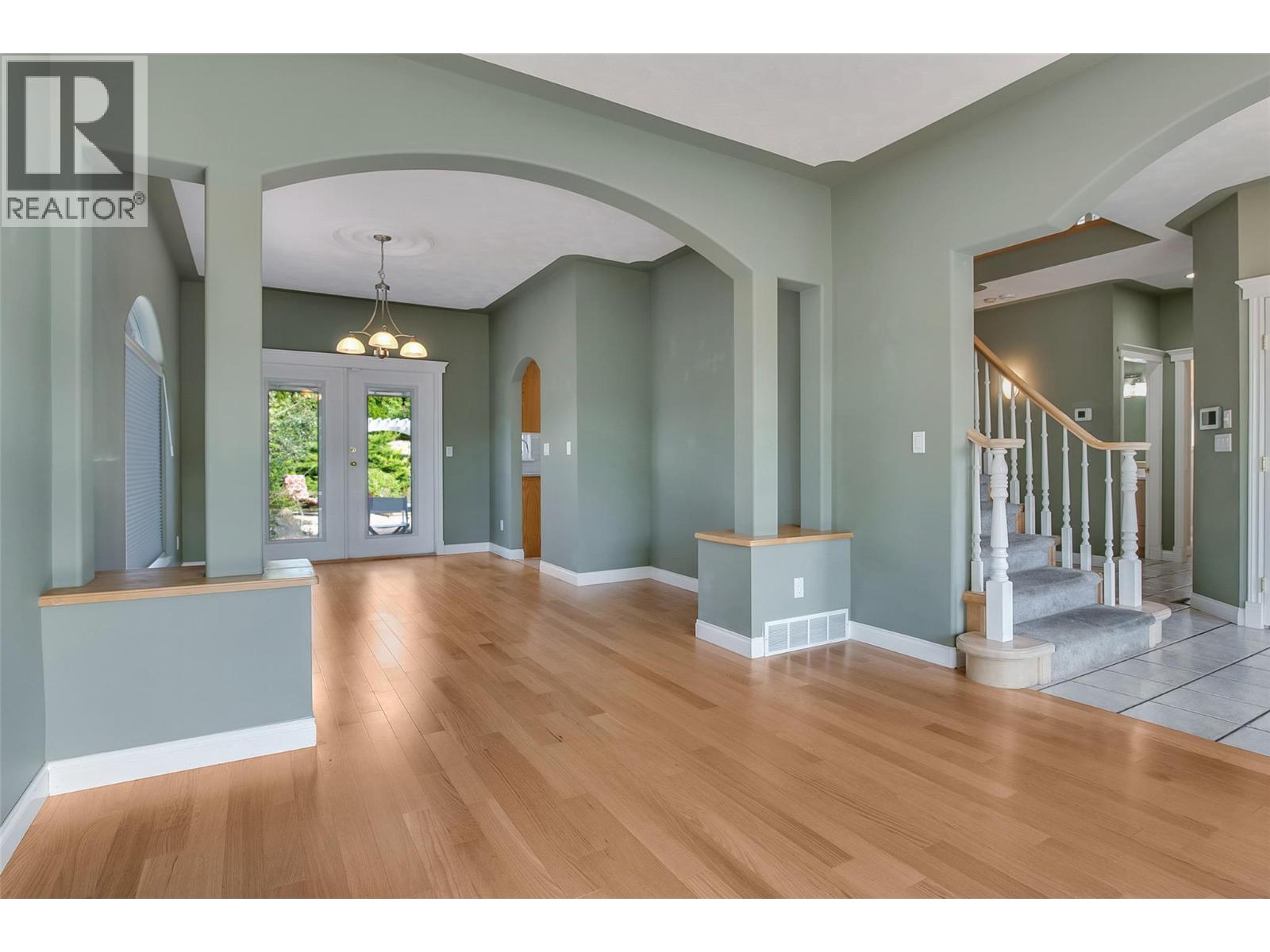 2317 Teal Place, Vernon, British Columbia  V1H 1R1 - Photo 3 - 10360136