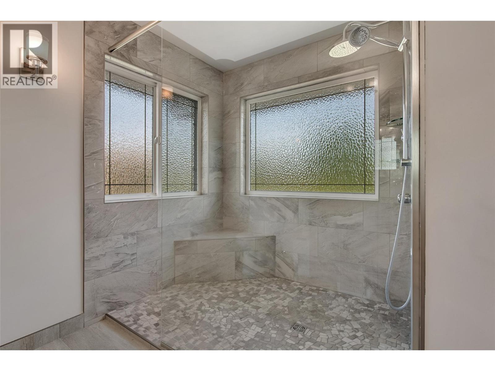 2317 Teal Place, Vernon, British Columbia  V1H 1R1 - Photo 6 - 10360136