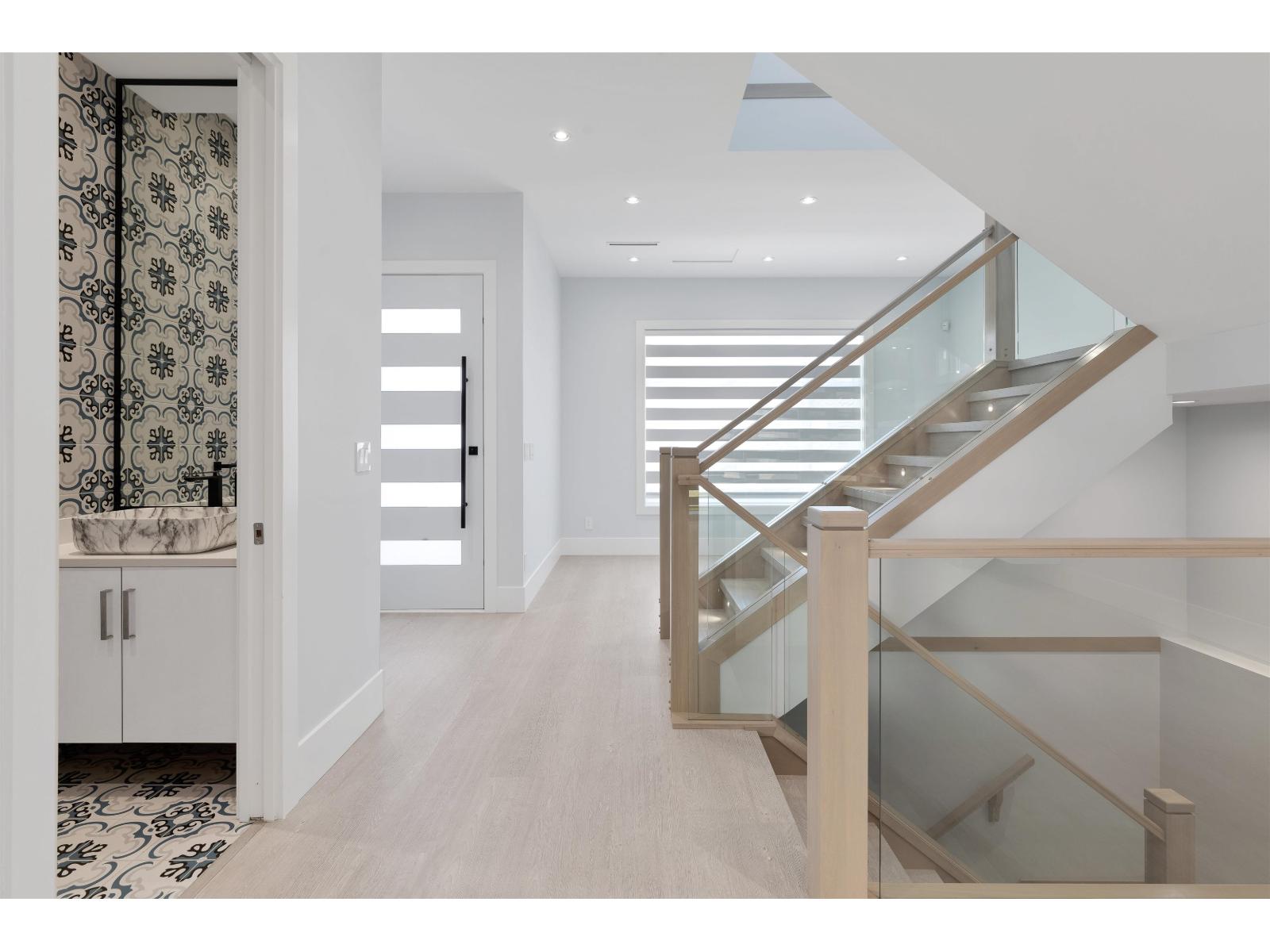 Property at 16619 18B AVENUE image 4