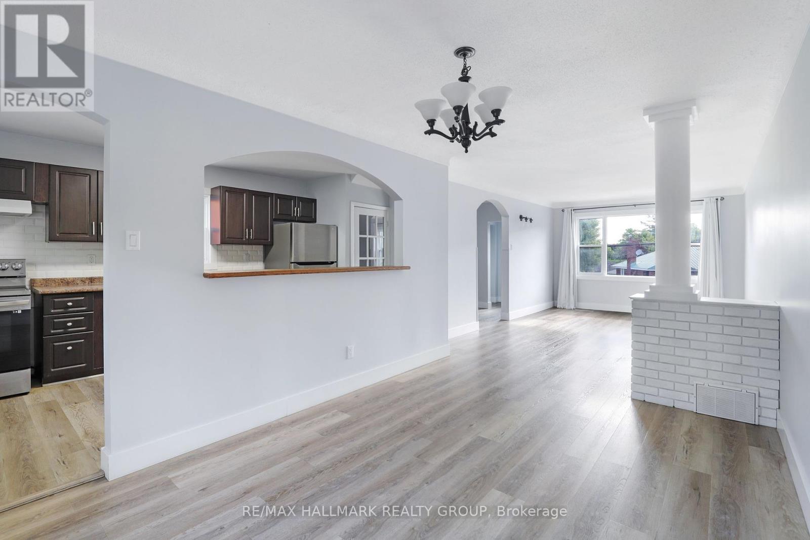 1108 Merivale Road, Ottawa, Ontario  K1Z 6B2 - Photo 7 - X12424076