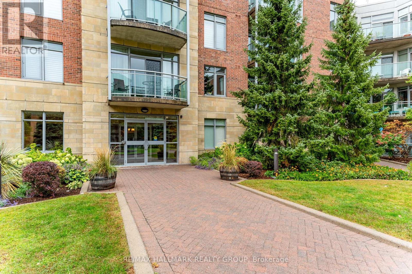120 - 205 Bolton Street, Ottawa, Ontario  K1N 1K7 - Photo 2 - X12424085