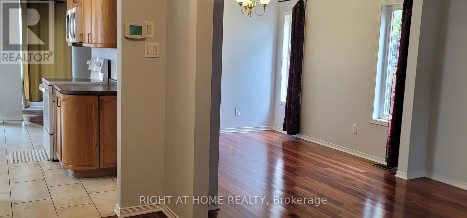 50 Trump Avenue, Ottawa, Ontario  K2C 4A4 - Photo 5 - X12424093